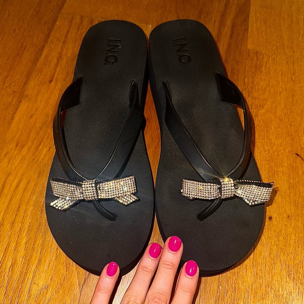 🖤”INC” Platform Diamond Bow Flip Flops